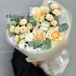 Букет из кустовых роз